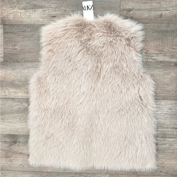 ZARA Faux Fur Toggle Vest NWT 🤍 - Picture 16 of 16